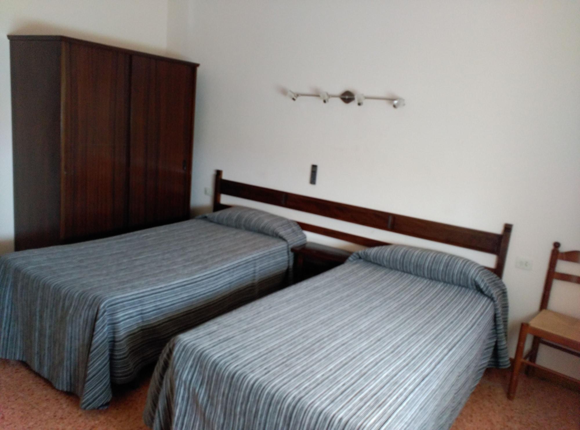 Hostal L'Esplai Виладомат Экстерьер фото